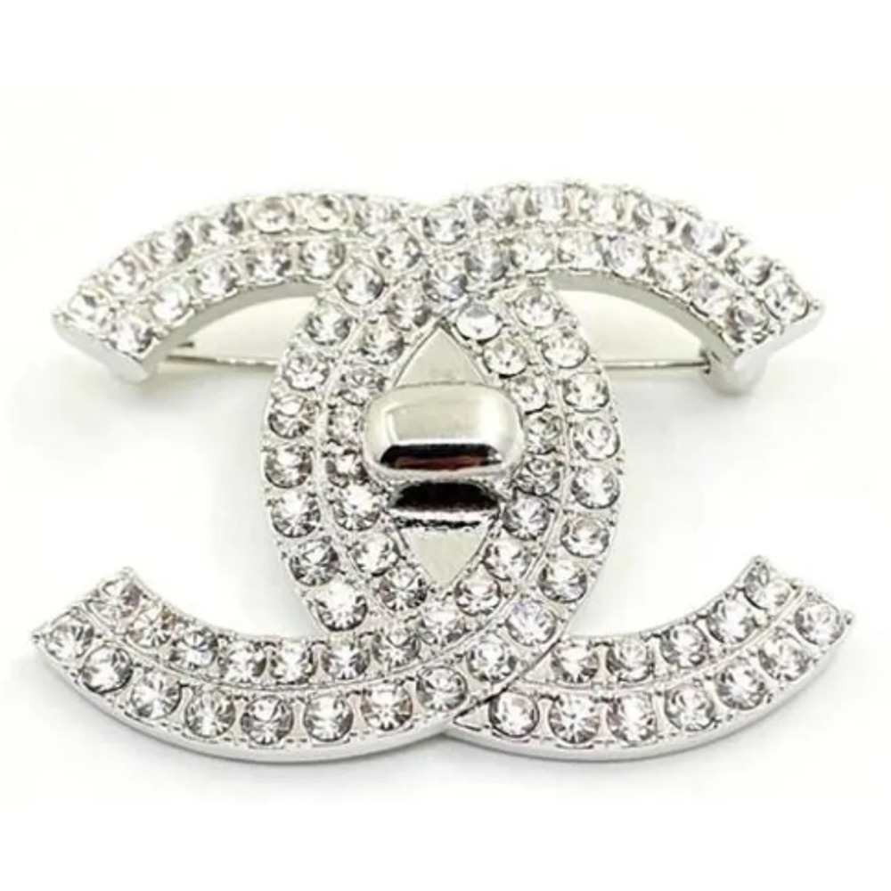Chanel Interlocking CC Silver Turnlock CZ Brooch Autumn 2022 (CCXX039)